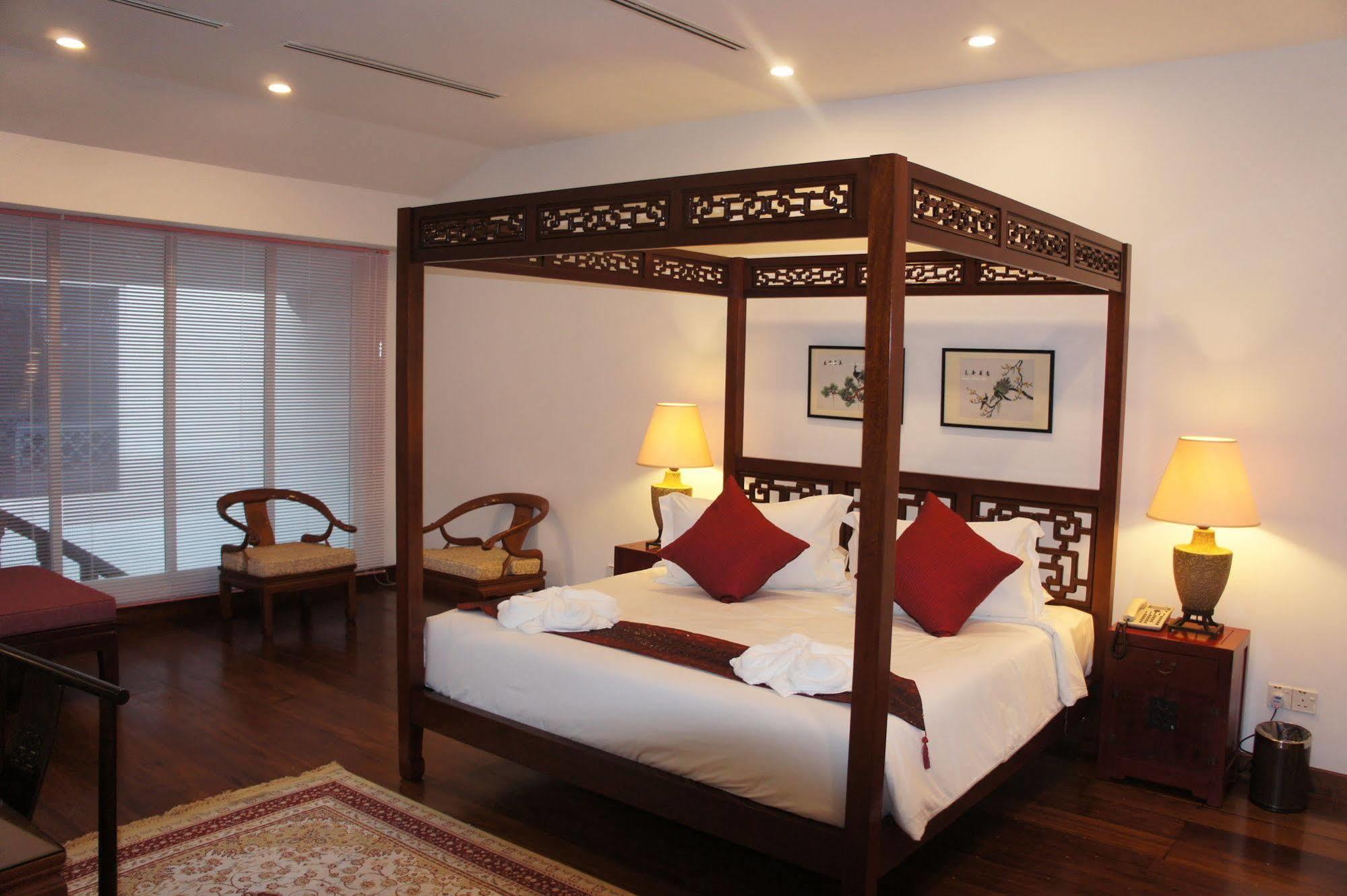 Heeren Palm Hotel